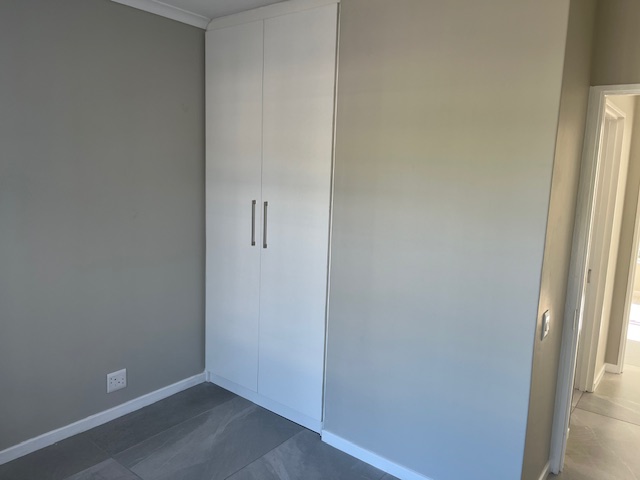 2 Bedroom Property for Sale in Plattekloof Glen Western Cape